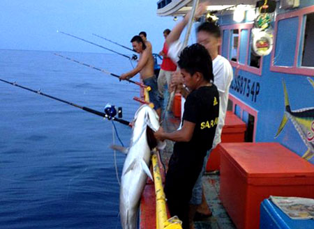 4D3N Miri Deep Sea Fishing Trip