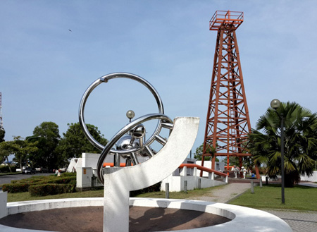 4D3N Miri City + Niah Cave + Borneo Tropical Rainforest